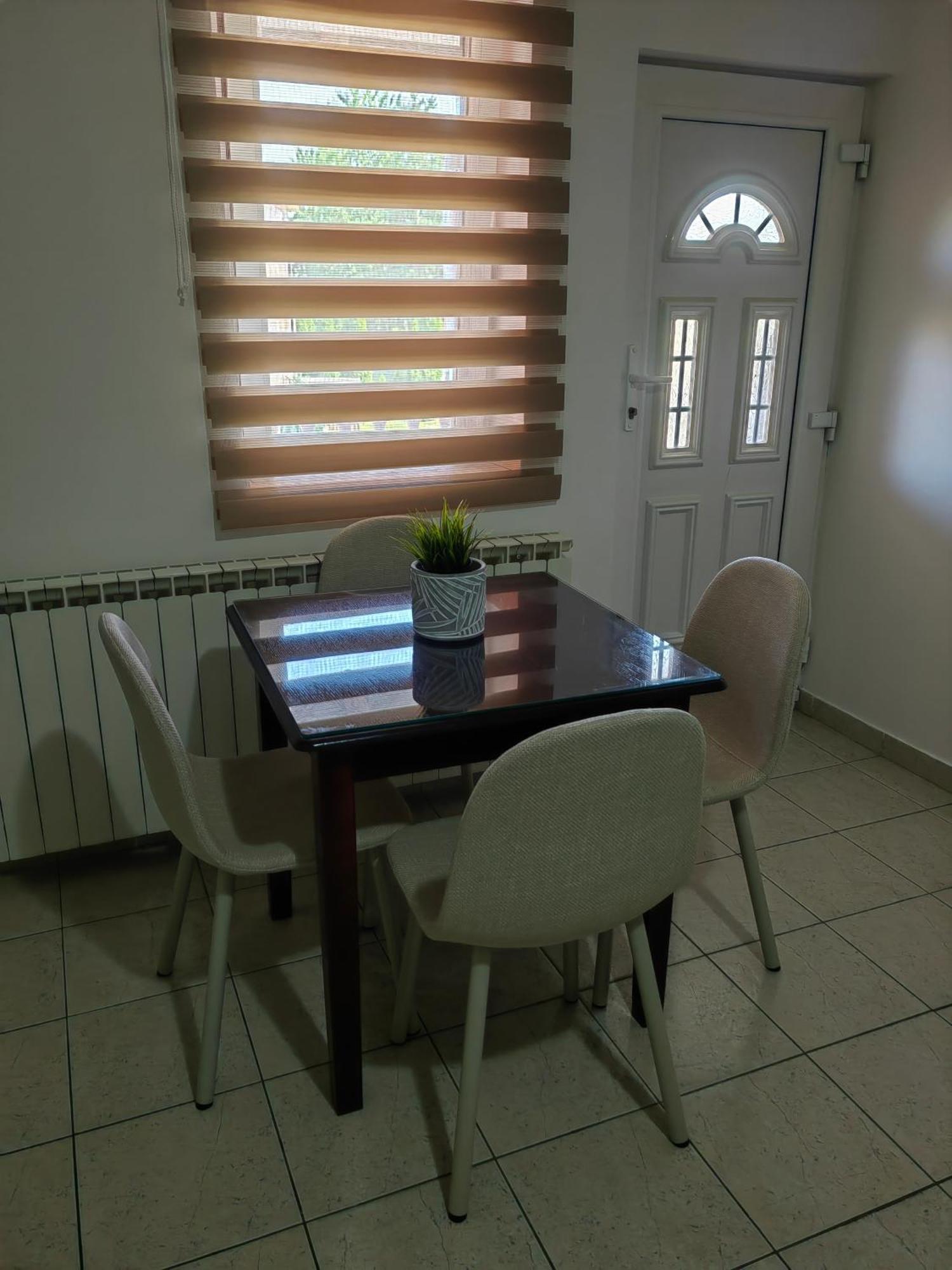 Orient Apartman Sremska Kamenica Exterior photo