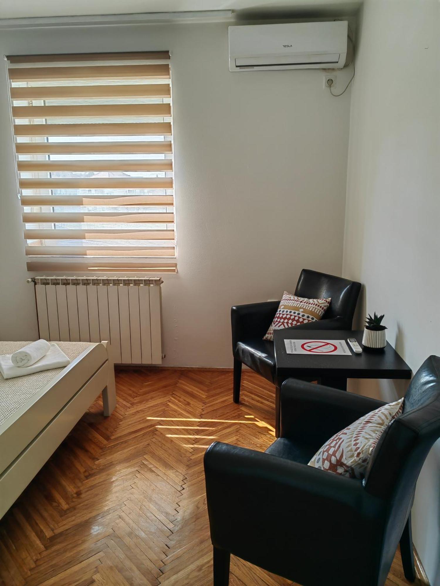 Orient Apartman Sremska Kamenica Exterior photo