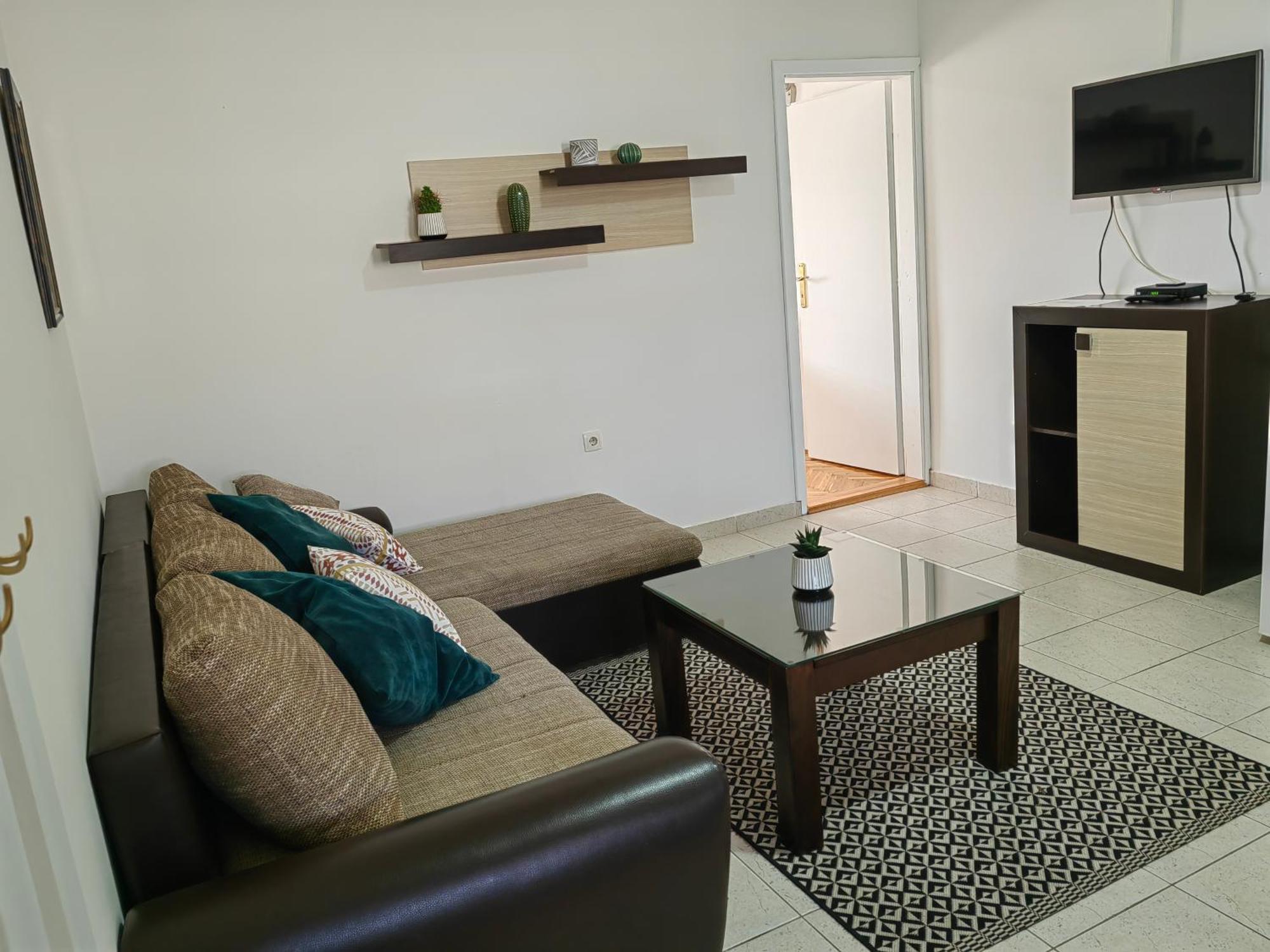 Orient Apartman Sremska Kamenica Exterior photo